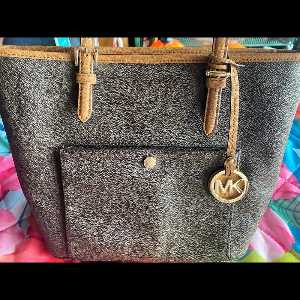 Michael Kors Over the shoulder purse